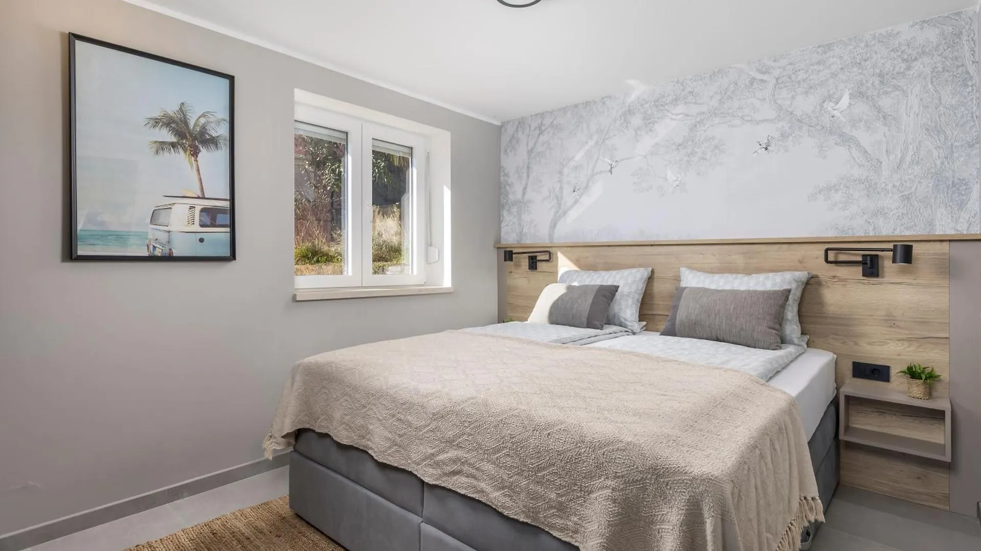 Alloro Apartments Opric