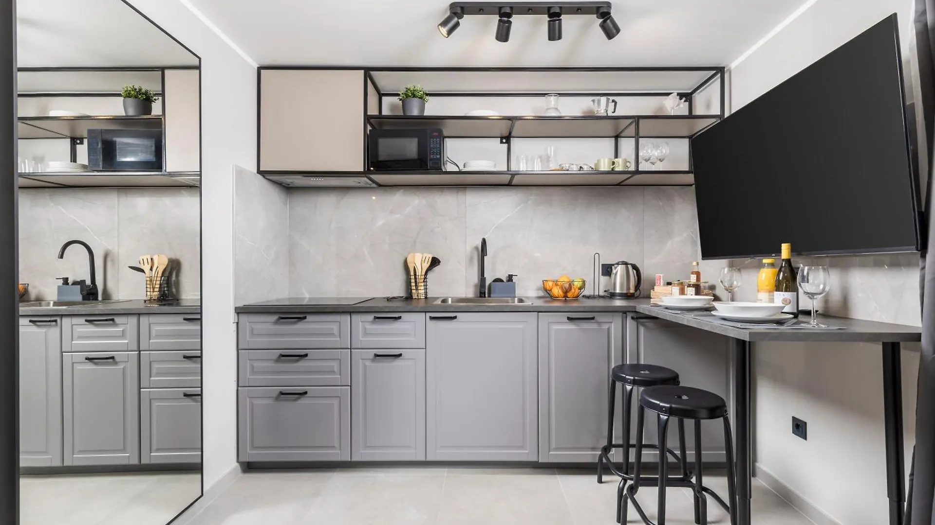 Alloro Apartments Opric